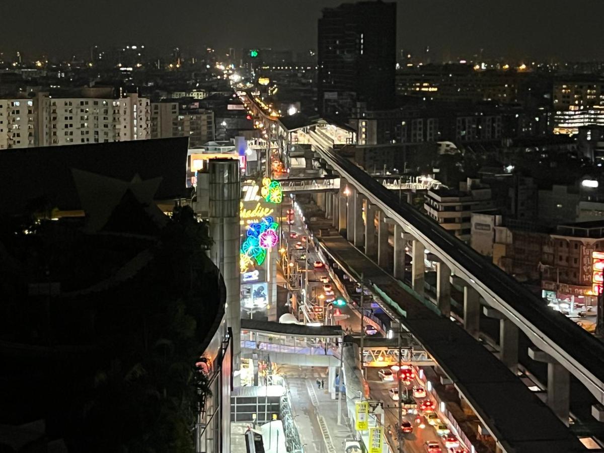 Mall Suites Hotel Bangkok Bagian luar foto