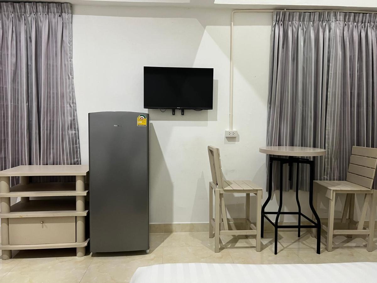 Mall Suites Hotel Bangkok Bagian luar foto