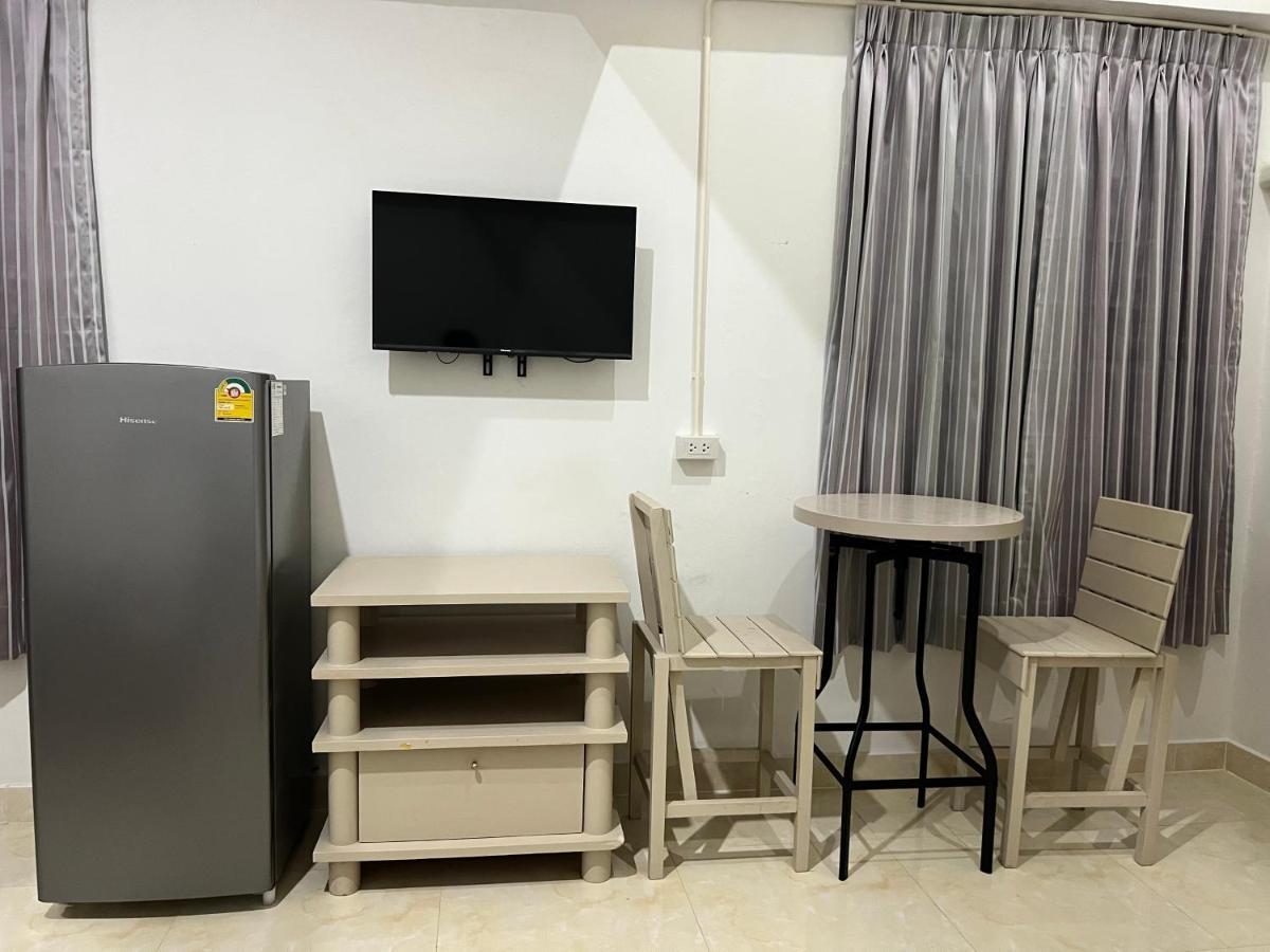 Mall Suites Hotel Bangkok Bagian luar foto