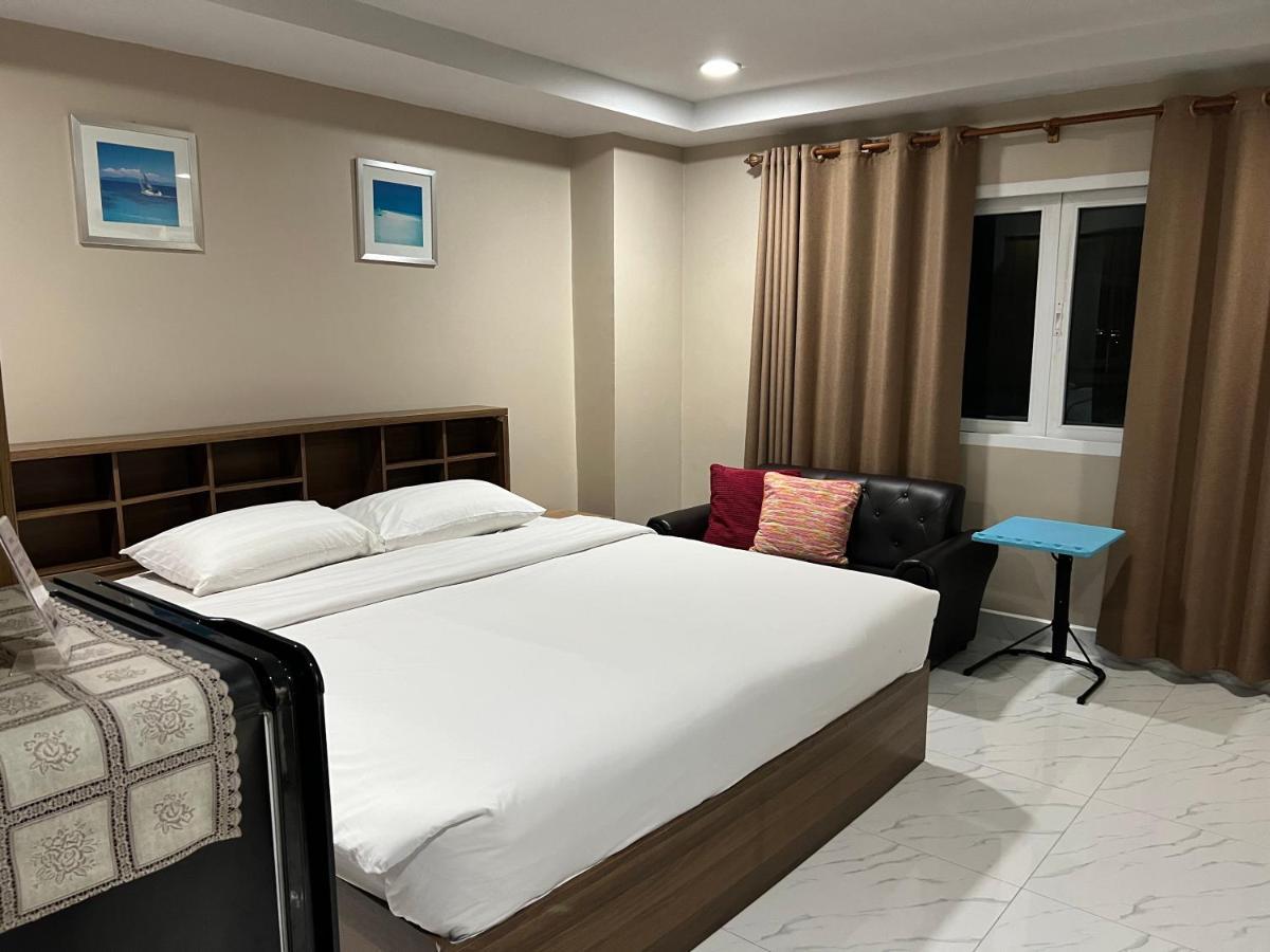 Mall Suites Hotel Bangkok Bagian luar foto