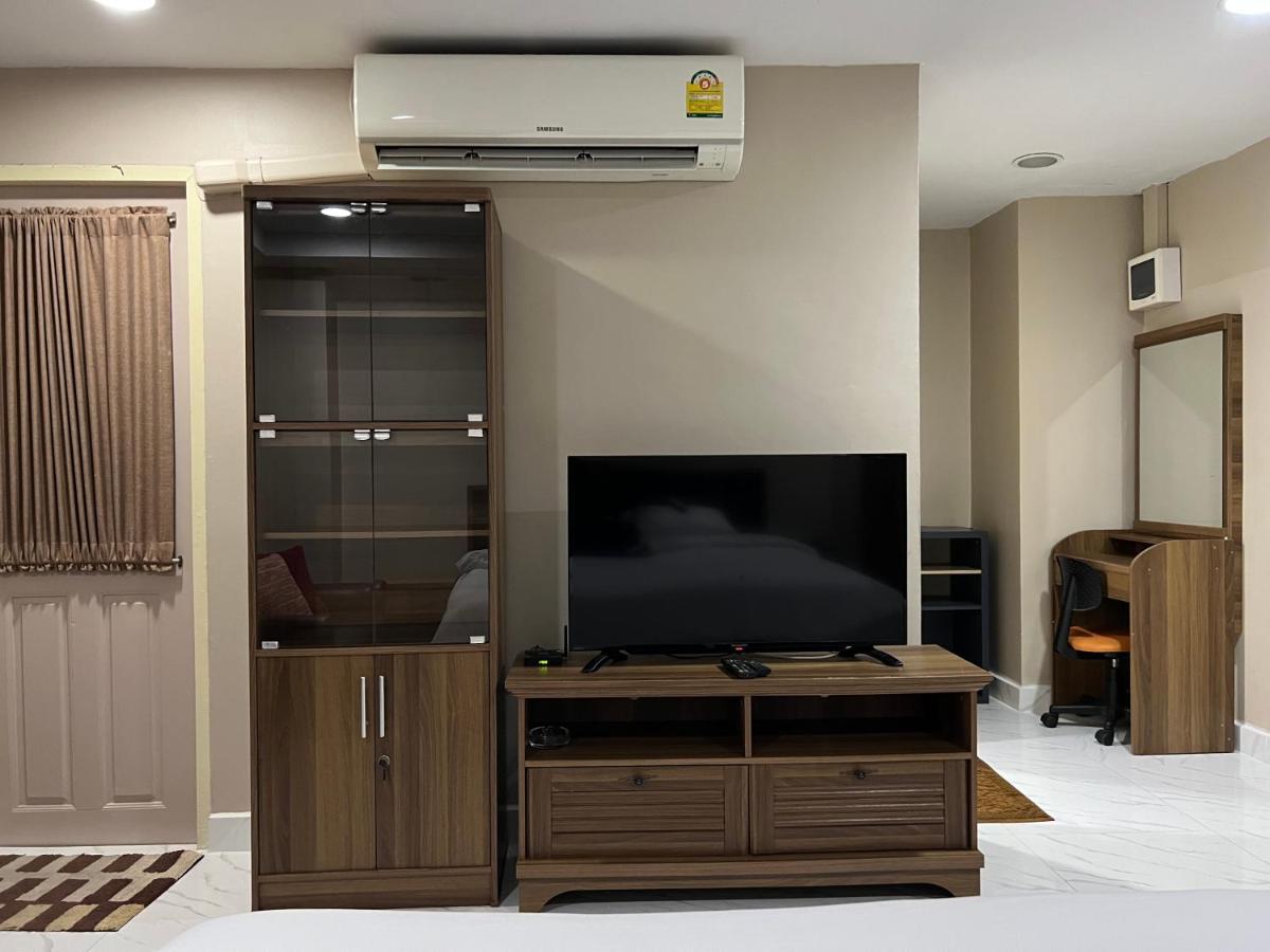 Mall Suites Hotel Bangkok Bagian luar foto