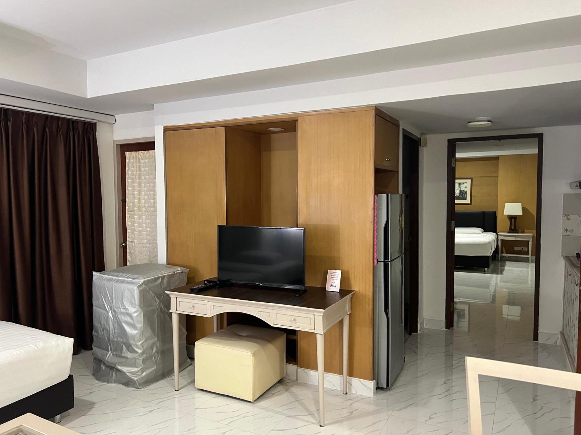 Mall Suites Hotel Bangkok Bagian luar foto