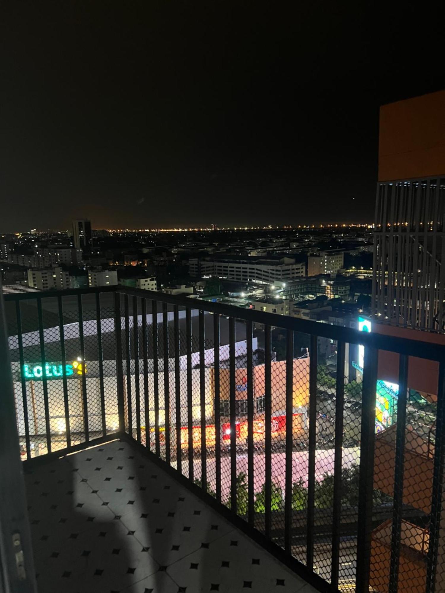 Mall Suites Hotel Bangkok Bagian luar foto