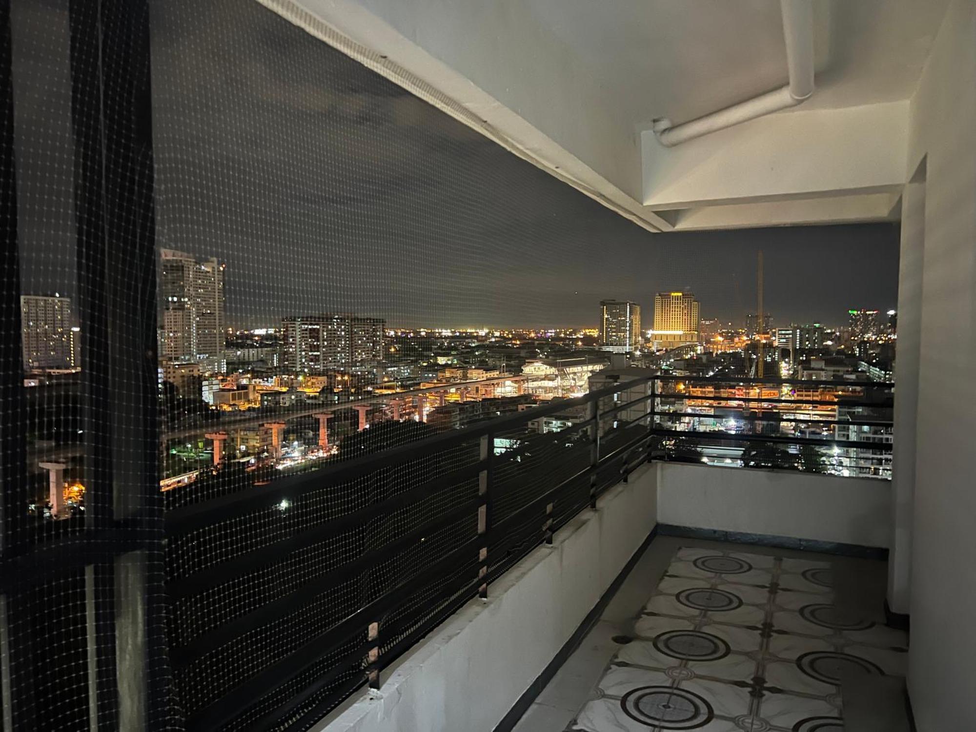 Mall Suites Hotel Bangkok Bagian luar foto