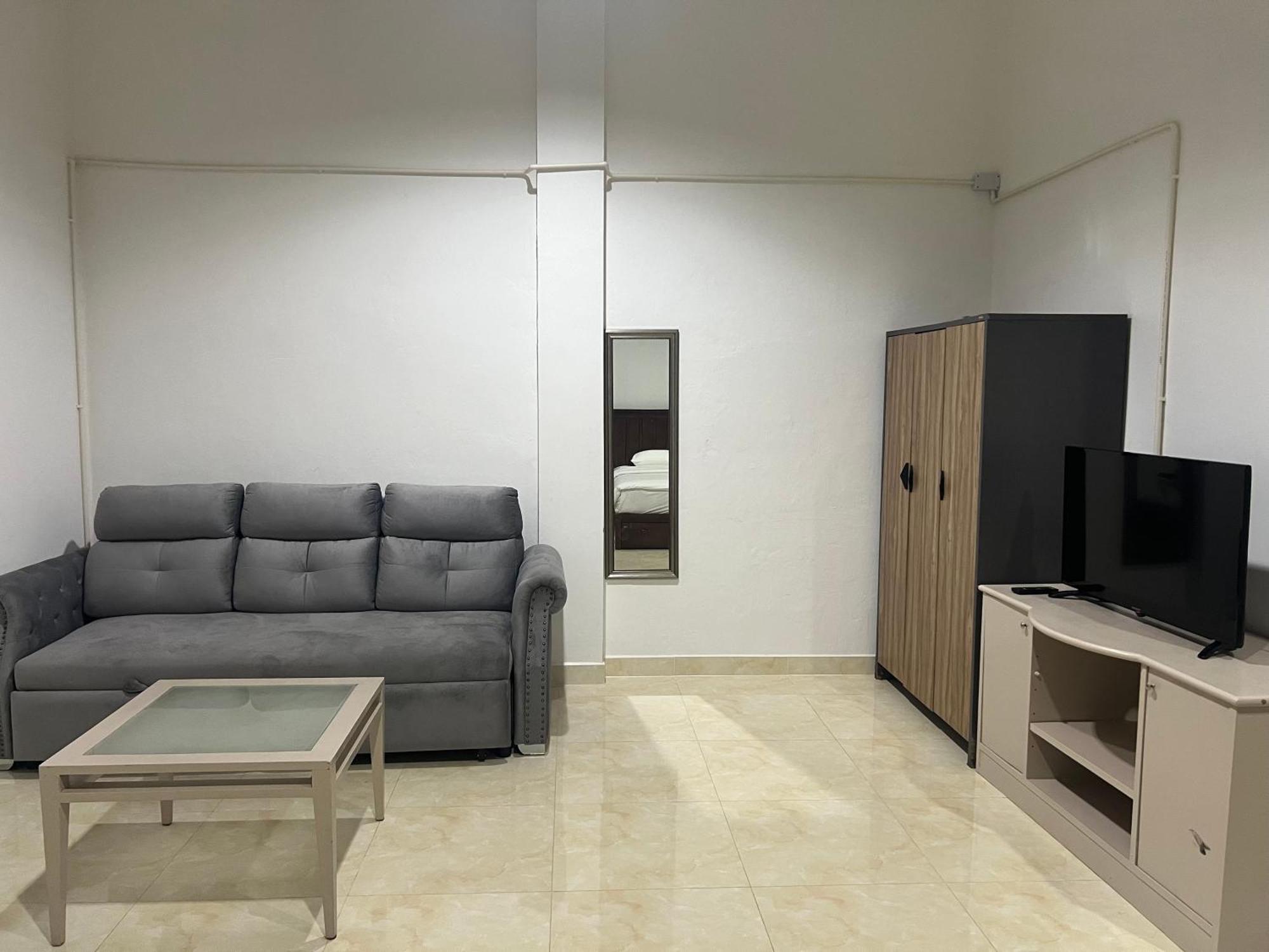 Mall Suites Hotel Bangkok Bagian luar foto